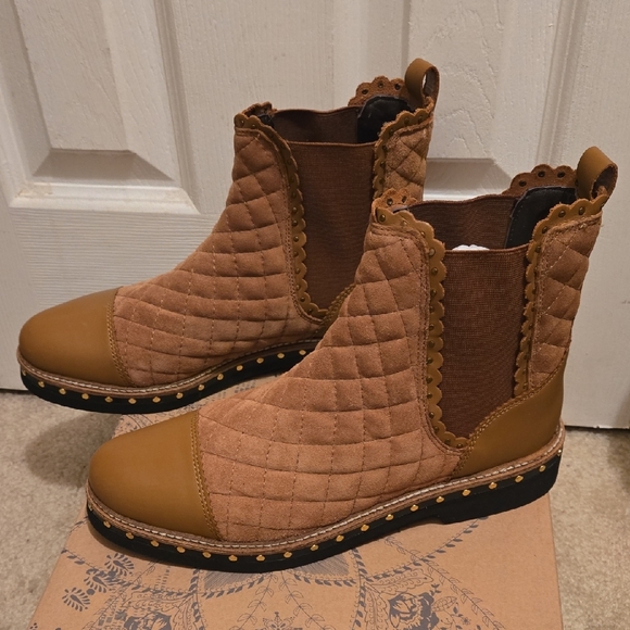 Free People Atlas Chelsea Boot - Picture 7 of 7